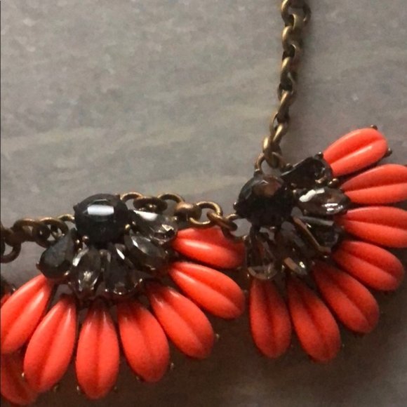 J. CREW Neon Coral Daisy Flower Fan Petal Necklace - Picture 4 of 5